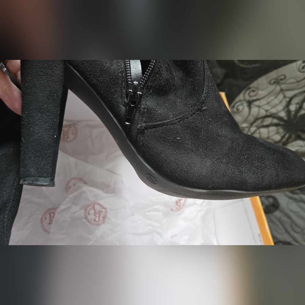 Shoe Dazzel LIKE NEW Women's Black Suede Thigh-High Boots Sz7 - Picture 5 of 8